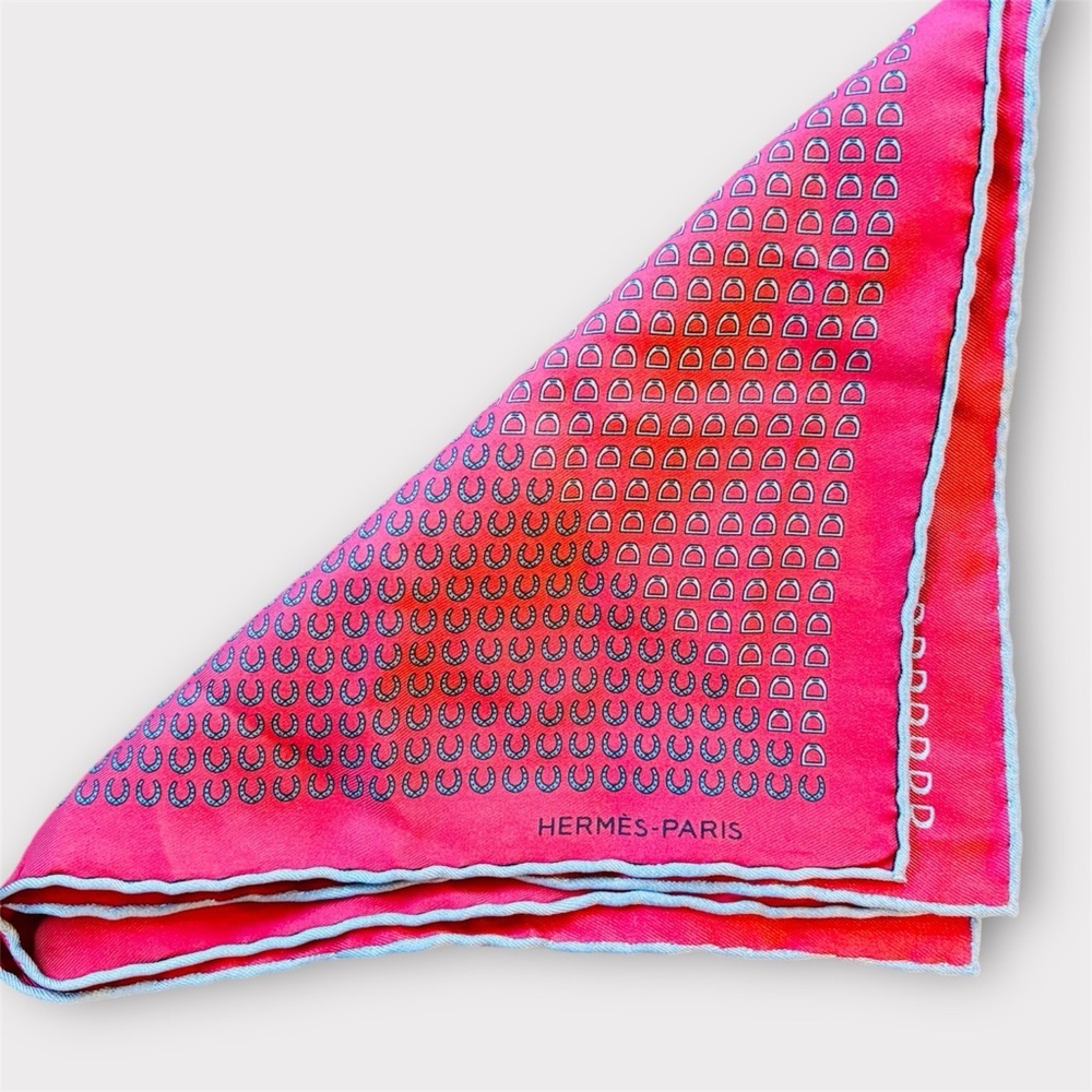 HERMÈS Paris Red Silk Scarf Gavroche 16” Horseshoe Equestrian Print Rolled Edges - Picture 12 of 16
